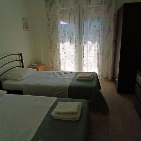 Irina Haus Apartamento Gerakini Exterior foto