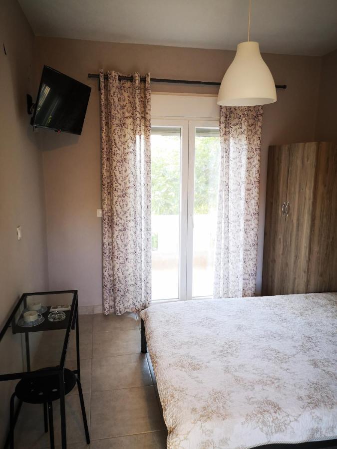 Irina Haus Apartamento Gerakini Exterior foto