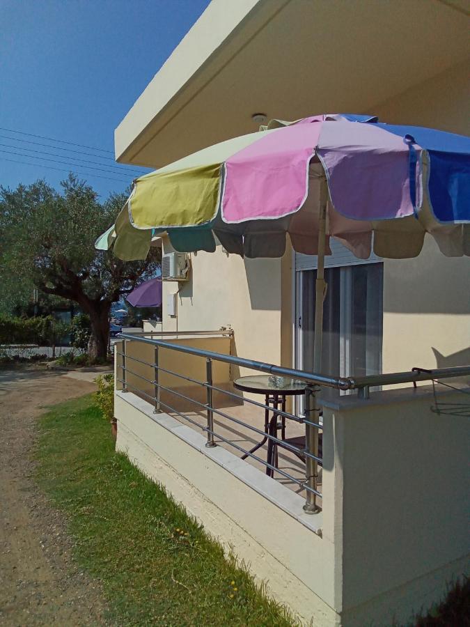 Irina Haus Apartamento Gerakini Exterior foto