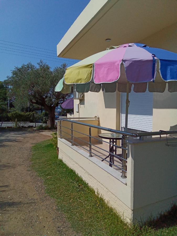 Irina Haus Apartamento Gerakini Exterior foto