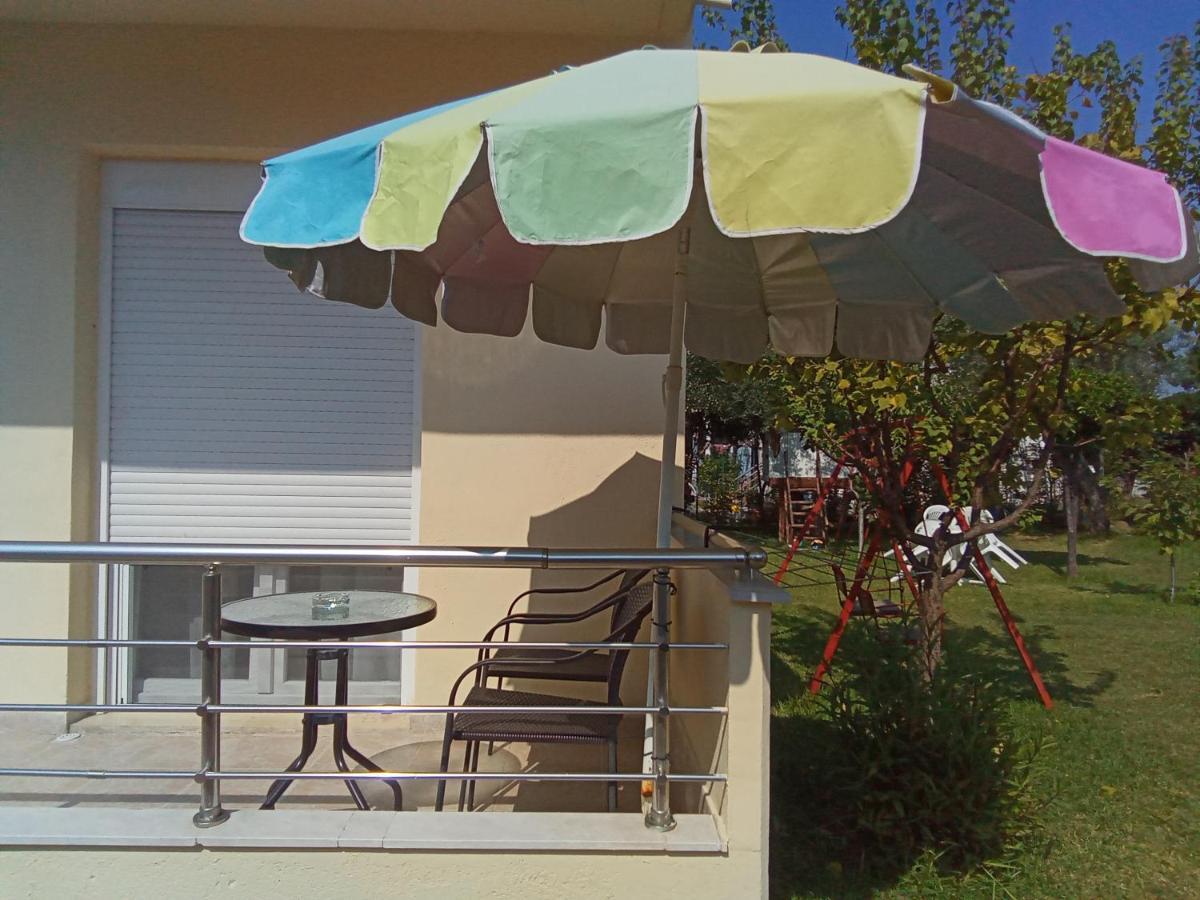 Irina Haus Apartamento Gerakini Exterior foto