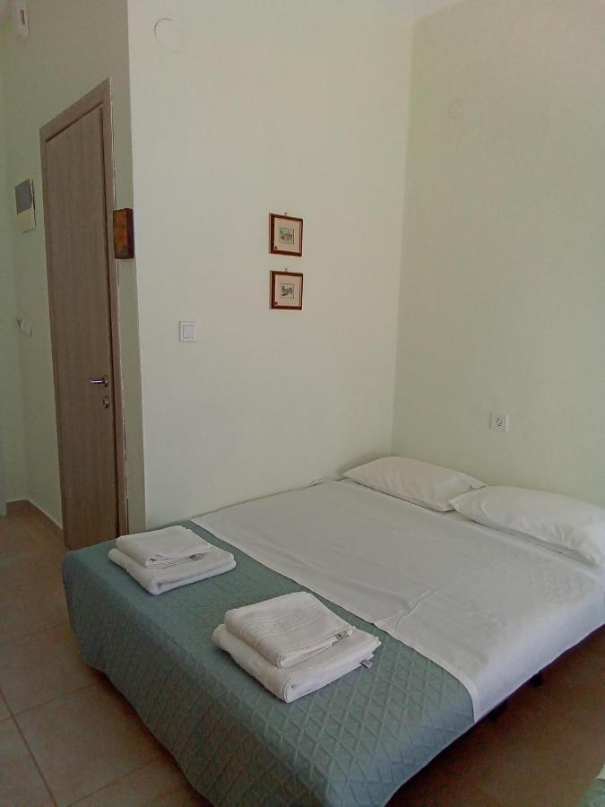 Irina Haus Apartamento Gerakini Exterior foto