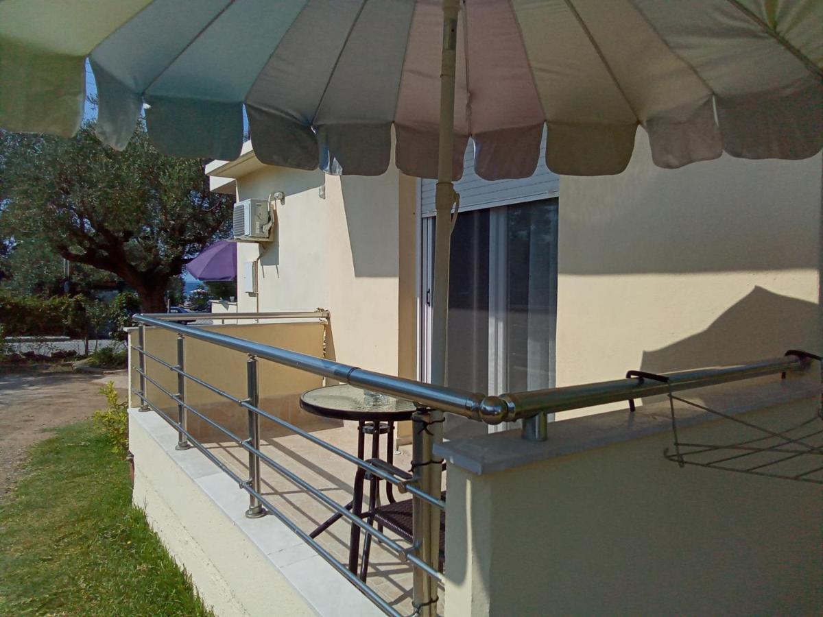 Irina Haus Apartamento Gerakini Exterior foto