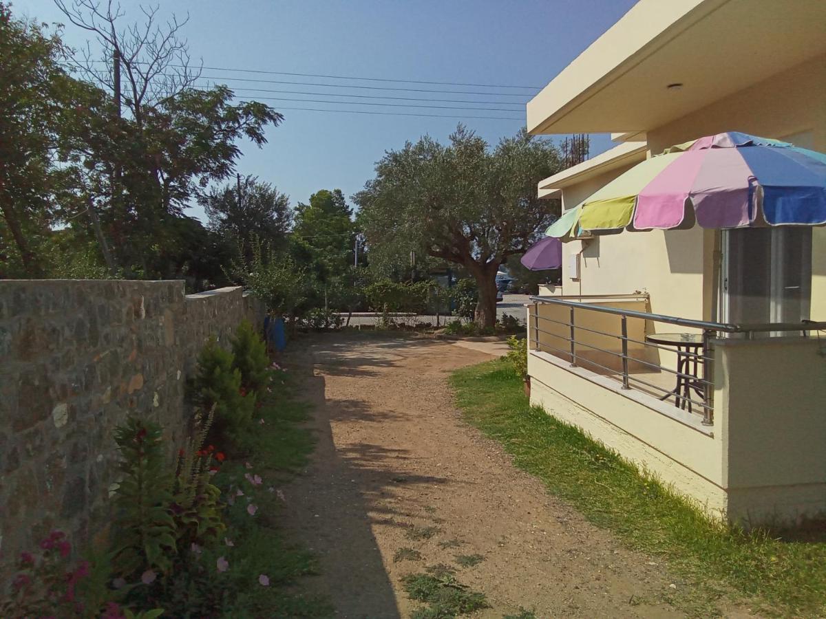 Irina Haus Apartamento Gerakini Exterior foto