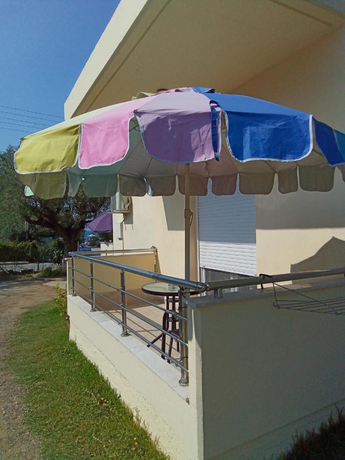Irina Haus Apartamento Gerakini Exterior foto
