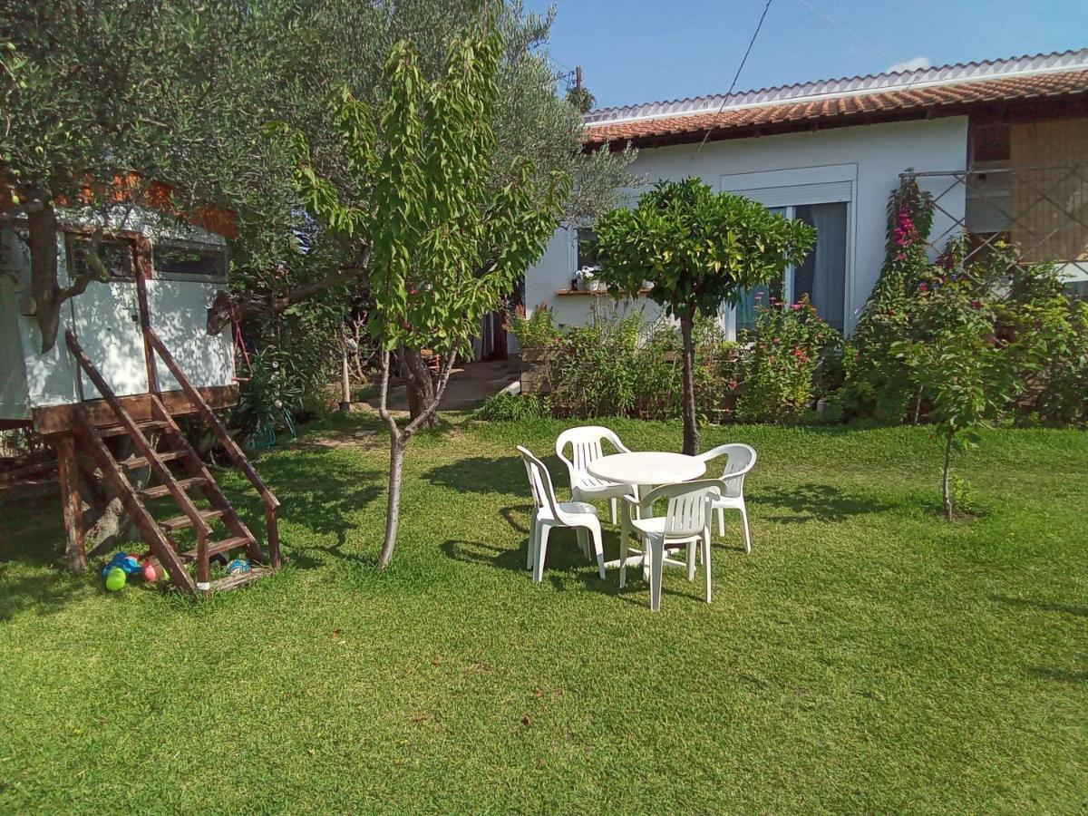 Irina Haus Apartamento Gerakini Exterior foto