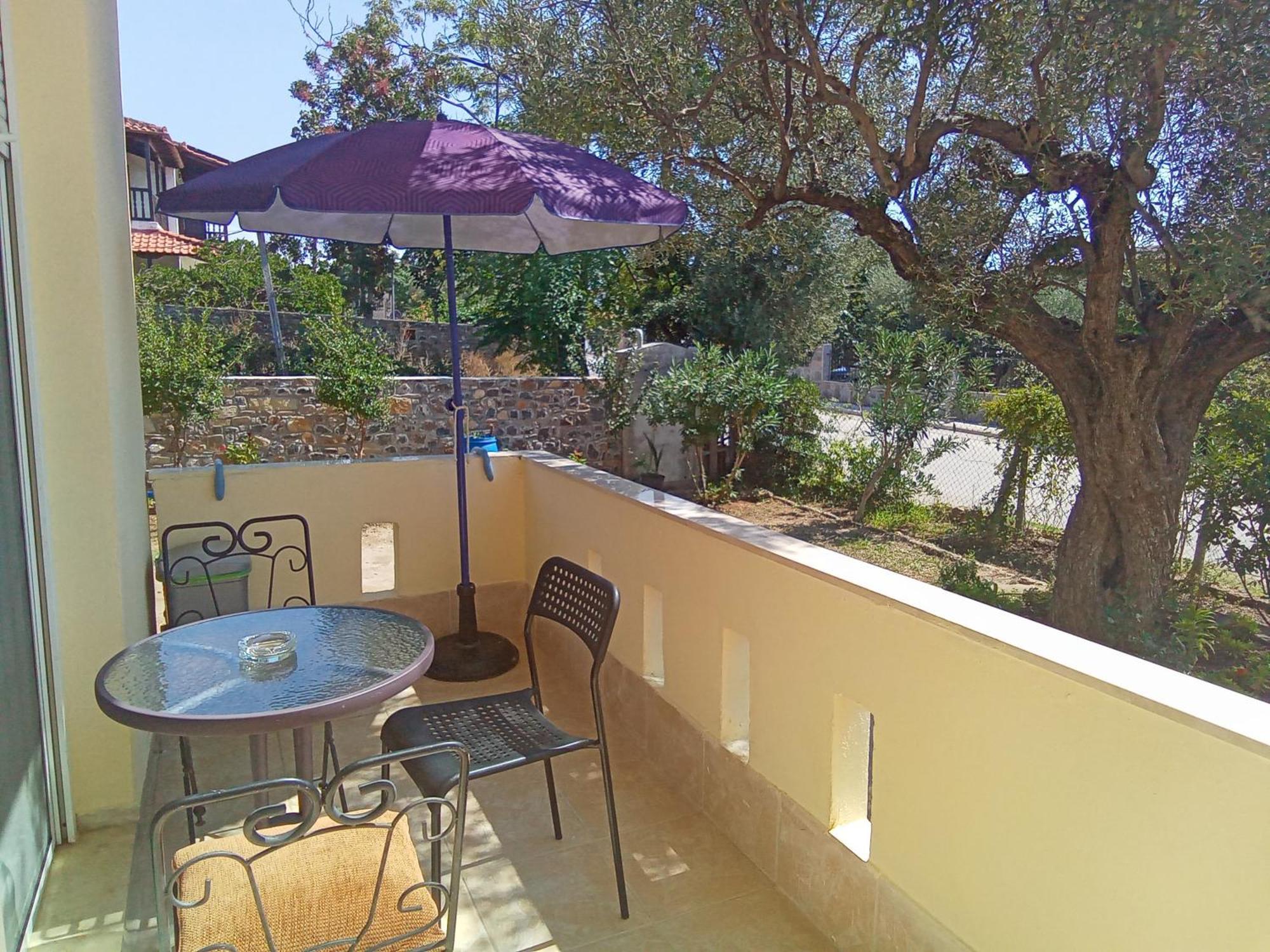 Irina Haus Apartamento Gerakini Exterior foto