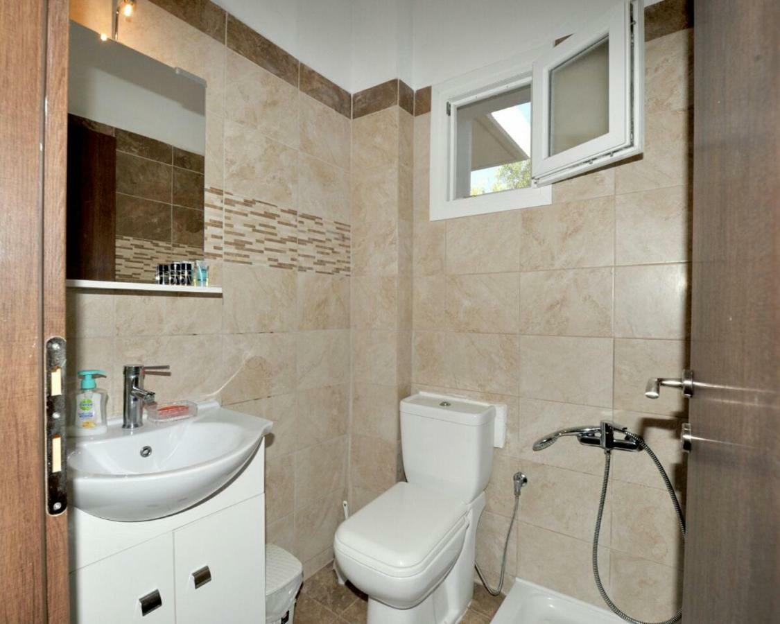 Irina Haus Apartamento Gerakini Exterior foto