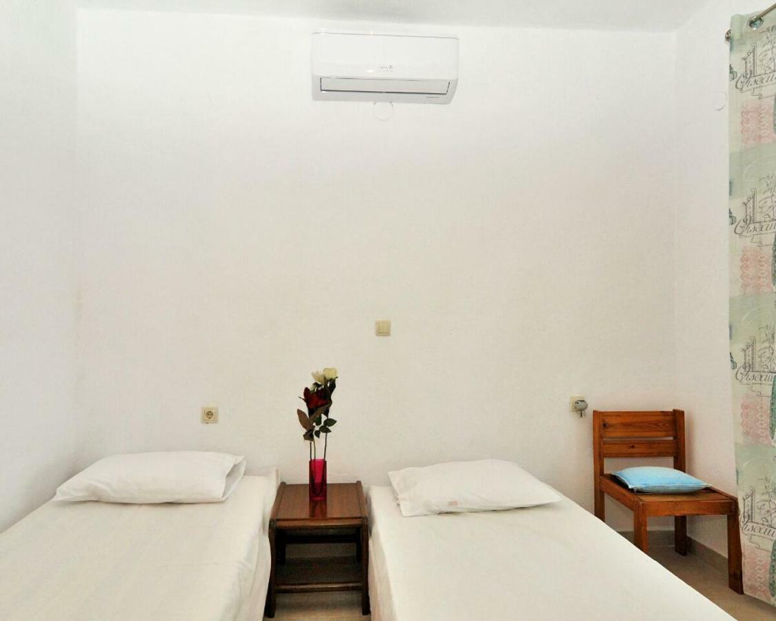Irina Haus Apartamento Gerakini Exterior foto